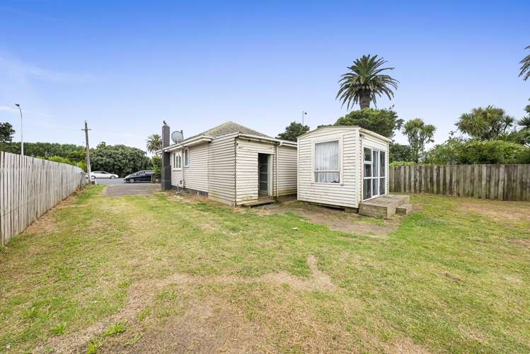 502 Massey Road Mangere_10