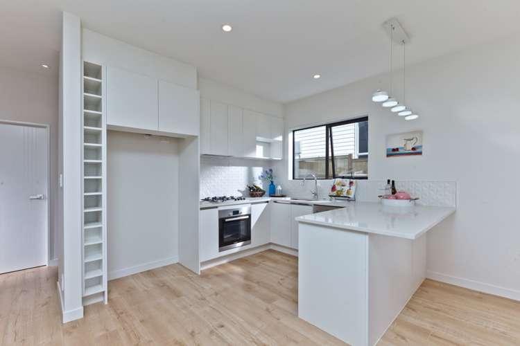 8 Kiwa Crescent Gulf Harbour_5