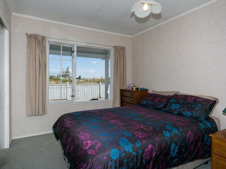 64a The Esplanade Westshore_6