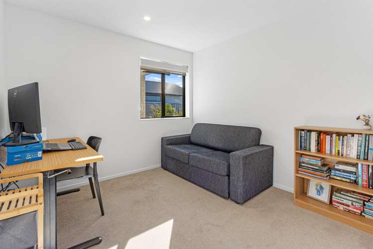 194 Faringdon Boulevard Rolleston_9