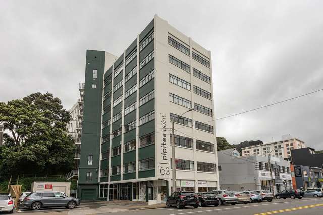 Large 4-bedroom apartment with amazing views!