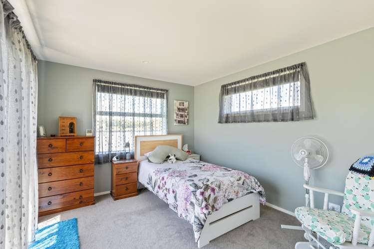 6 Toutouwai Lane Inglewood_11