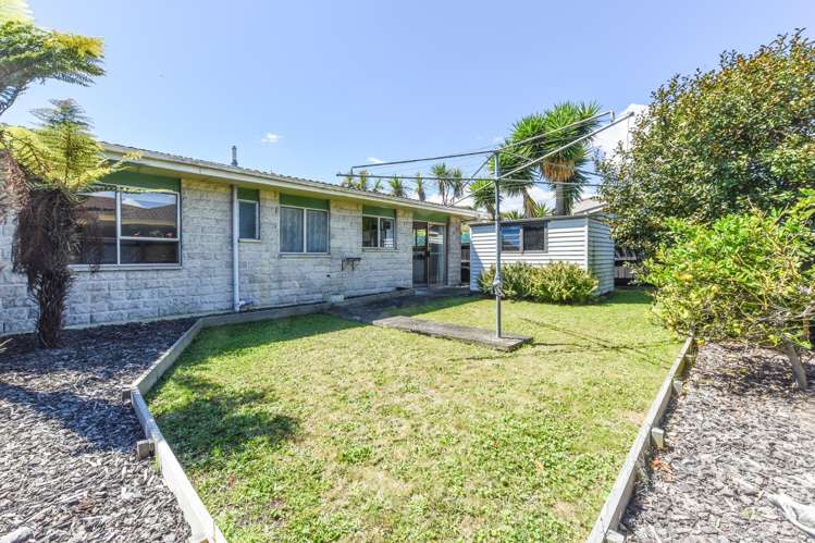 1/3 Louisson Avenue Stoke_13