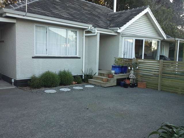 Sunny private home off main street