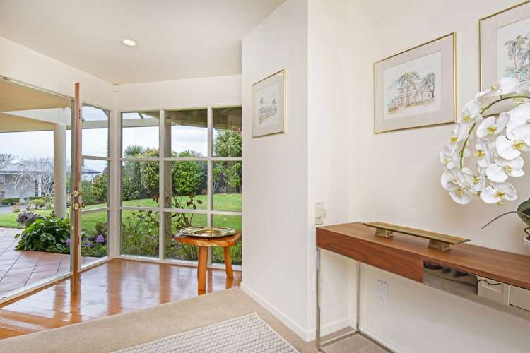 2/10 Burford Place Mellons Bay_5