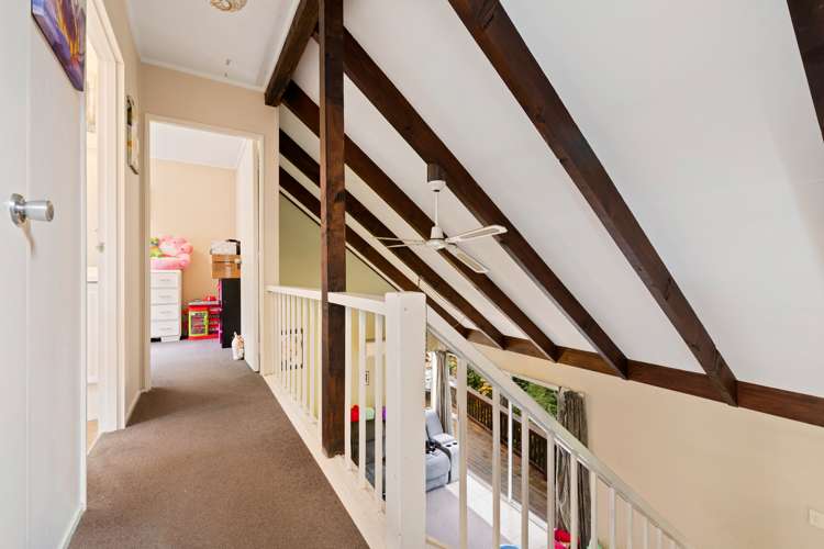 2/5 Karapiti Place Glen Eden_15