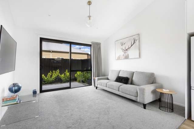 Elegant modern unit