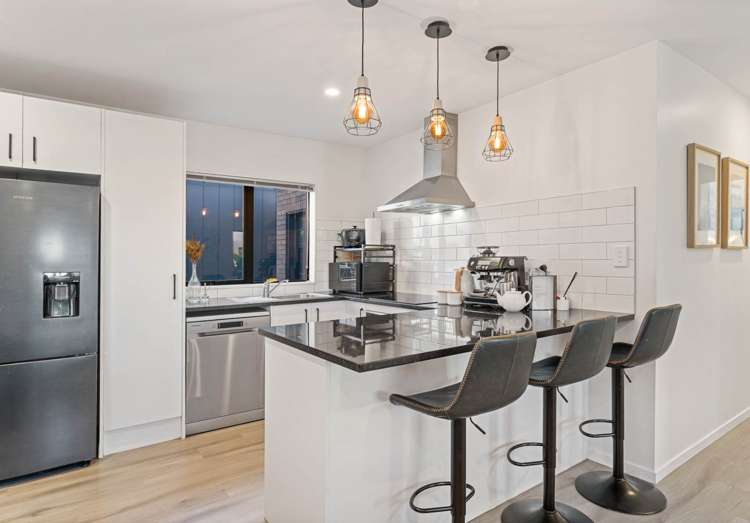 63 Black Beech Crescent Takanini_7