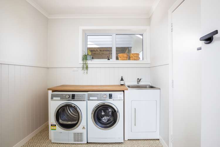 7 Lemont Place Westown_19