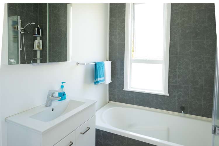 4 Wairaka Road Pukerua Bay_12