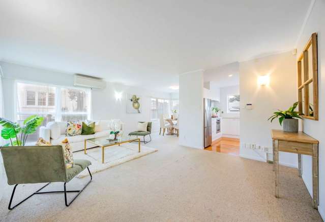 2/6 Northcote Road Takapuna_2