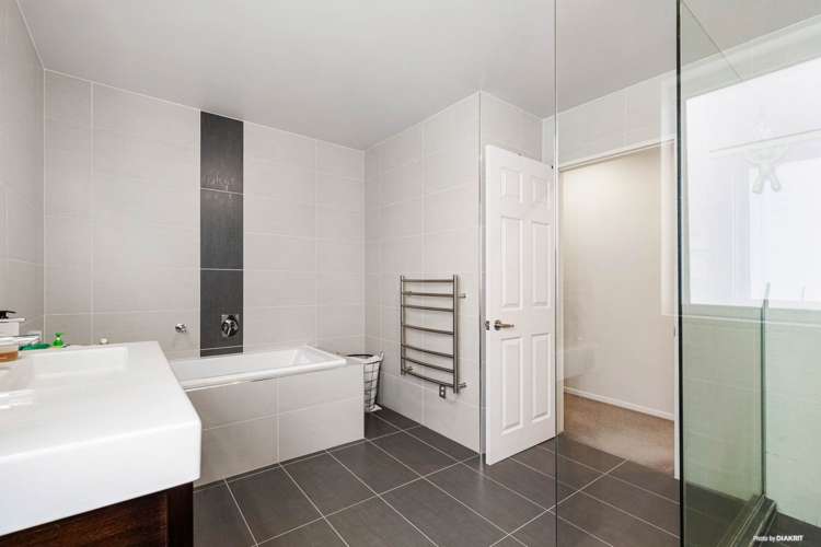 684 Beach Road Browns Bay_16