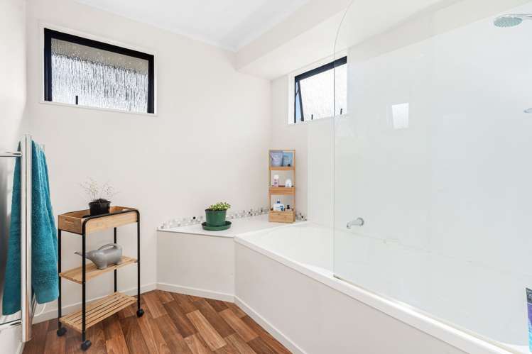 98 Fairway Drive Te Kamo_19