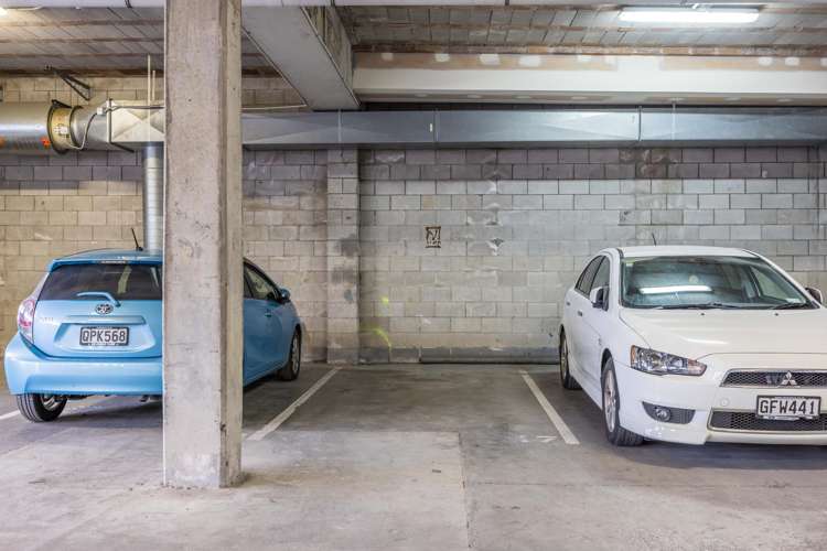 313/10 Flower Street Eden Terrace_11