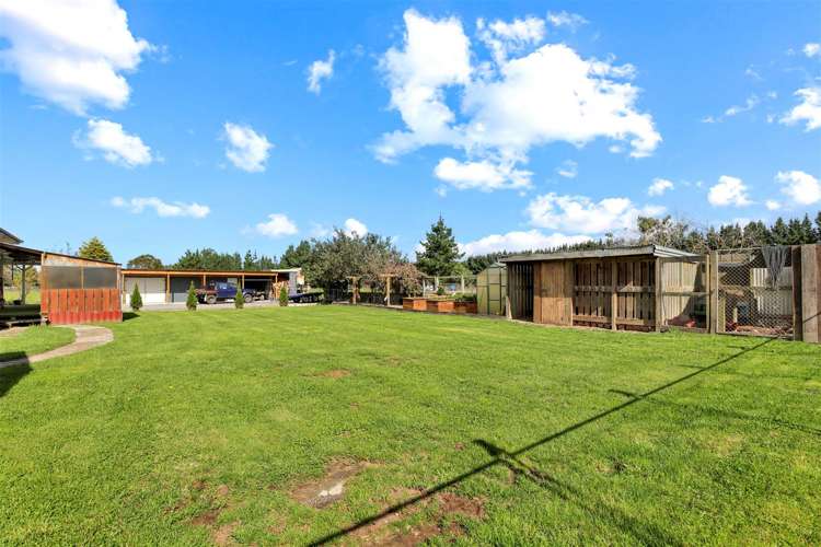 17 Wilkinsons Road Chertsey_21