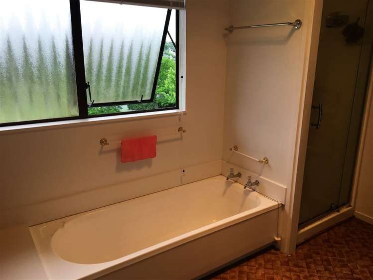 2/9 Squirrel Lane Browns Bay_8