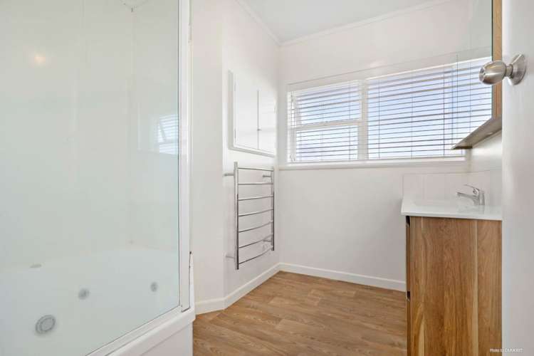 64a Don Buck Road Massey_16