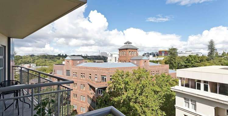 1002/1 Parliament Street City Centre_7