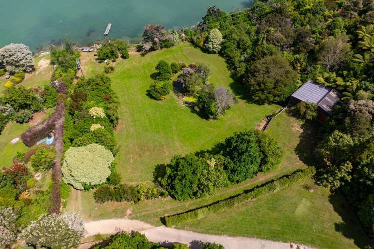 257 Queen Charlotte Drive Havelock_13