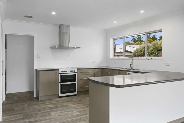 22 Macdonell Street Hilltop_13