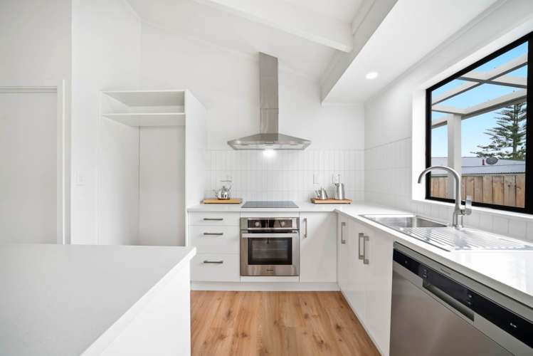 4/7 Vera Road Te Atatu South_10