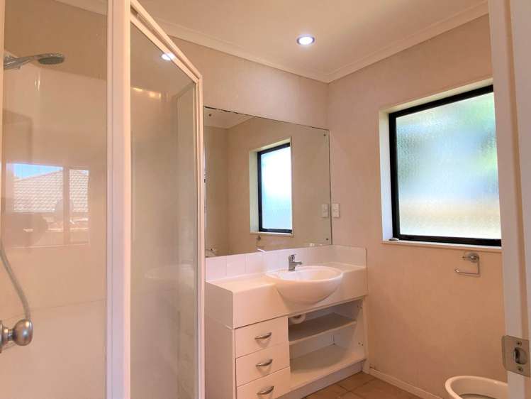 7 Newinn Crescent East Tamaki Heights_5