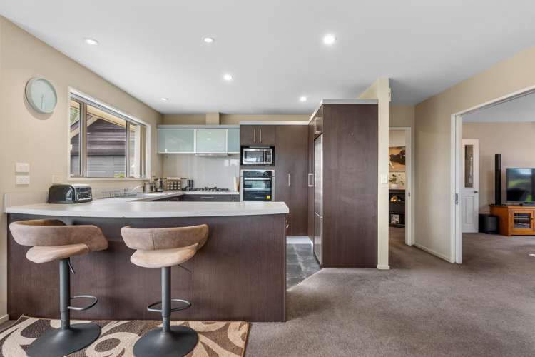 7 Strathmore Gardens Burwood_2