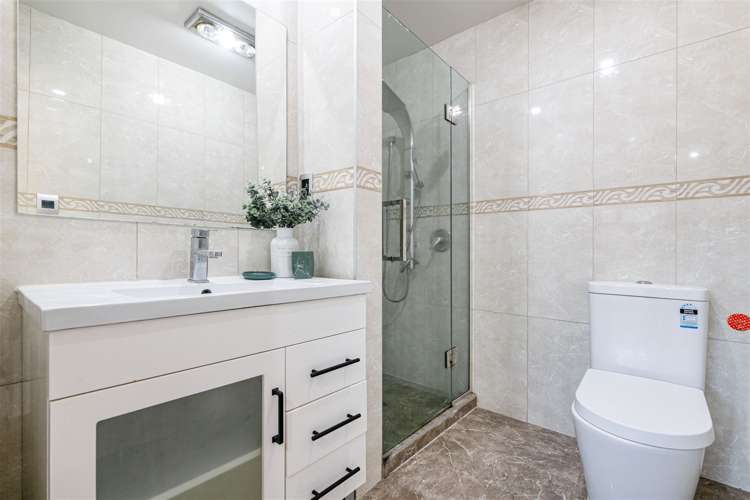 17 Midhurst Avenue Henderson_16