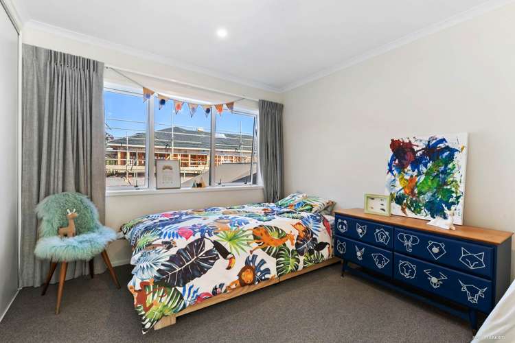 27 Couldrey Crescent Red Beach_12