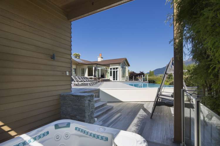 371 Peninsula Road Kelvin Heights_19