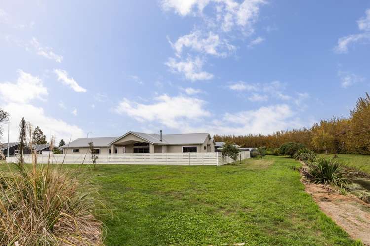 2 Willowbrook Place Clive_21