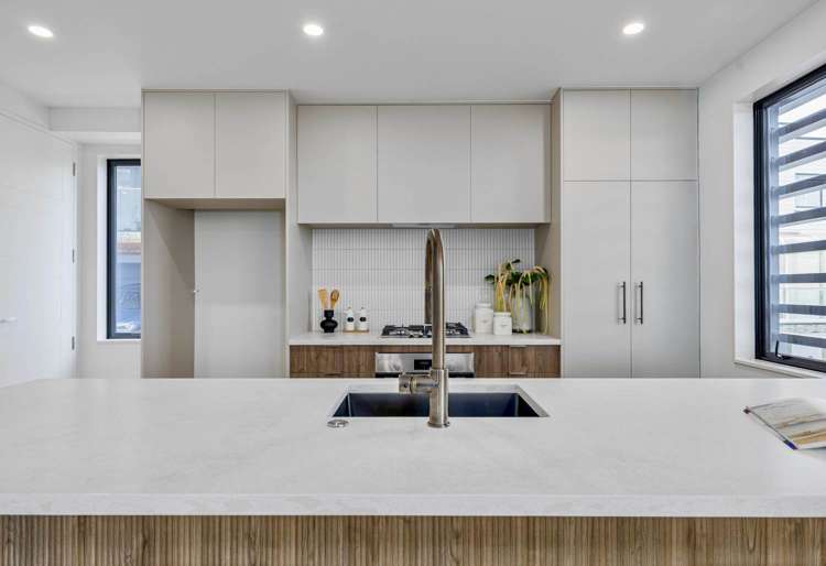 4/589A East Coast Road Browns Bay_3