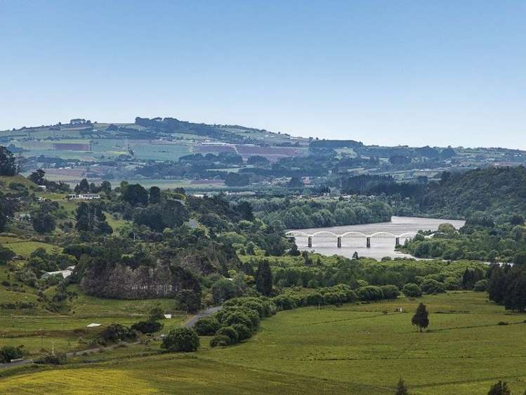 402 Highway Pukekawa_2