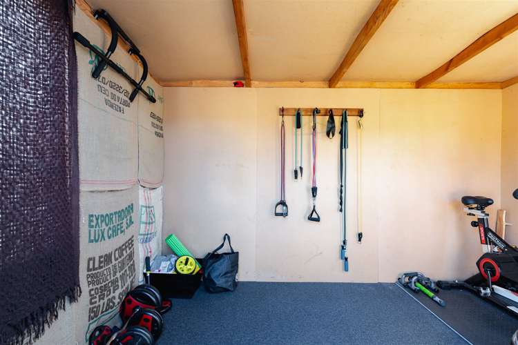 26 Edinburgh Street Green Island_12