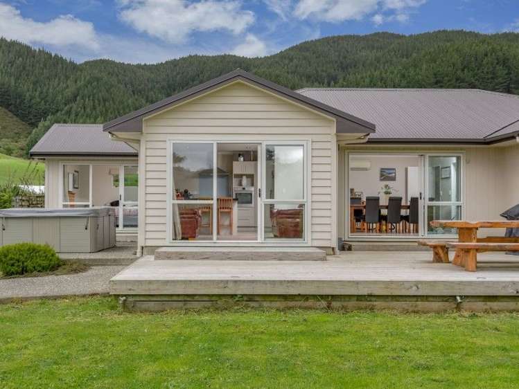 31d Kakariki Way Whitemans Valley_3