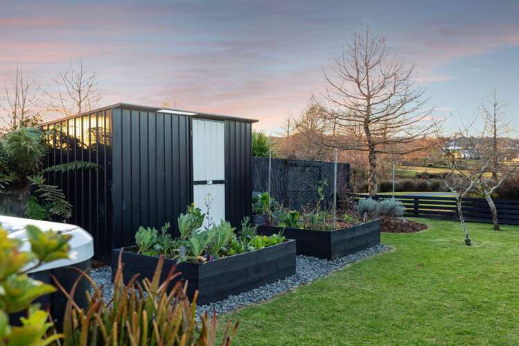 9 Bracken Mews Pyes Pa_24