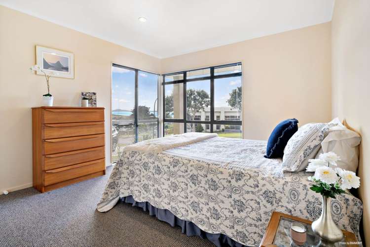 4 Crossland Place Maraetai_14