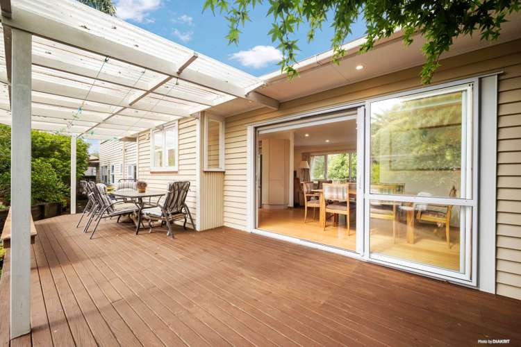 82 Marlborough Avenue Glenfield_11