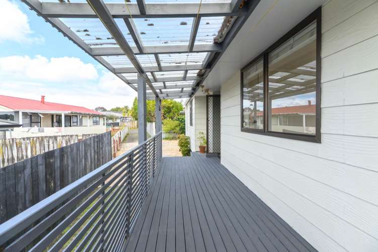 25 Glen Close Glen Eden_4