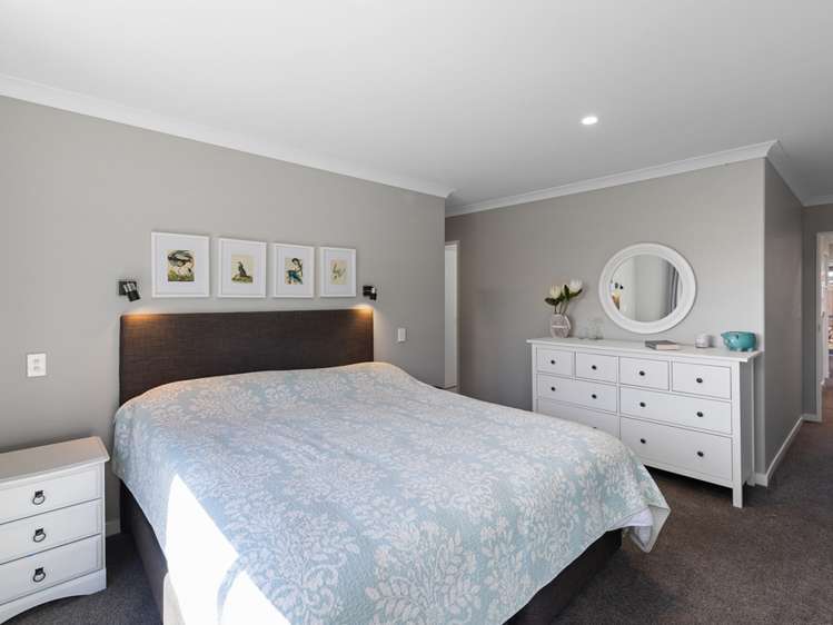 21 Corsair Crescent Burleigh_11