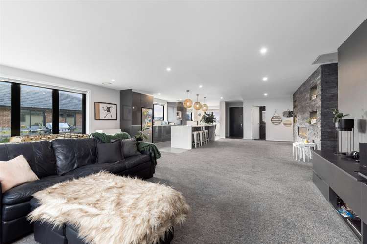 31 Kingfisher Crescent Albert Town_7