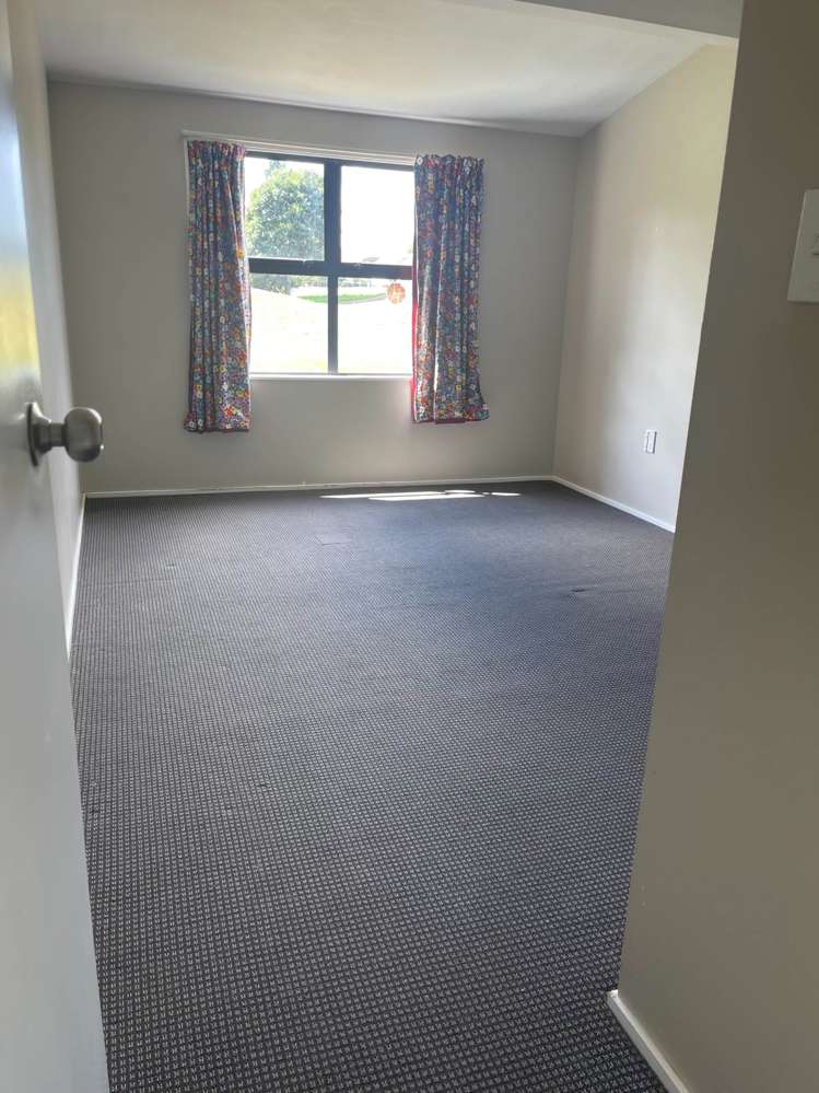 2/31 Saint Leonards Road Kelston_7