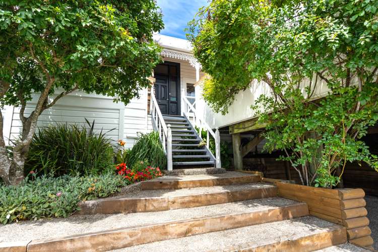 220 North Road North East Valley_27