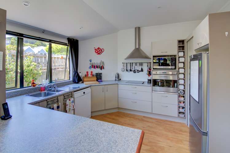 5 Ranui Terrace Tawa_2