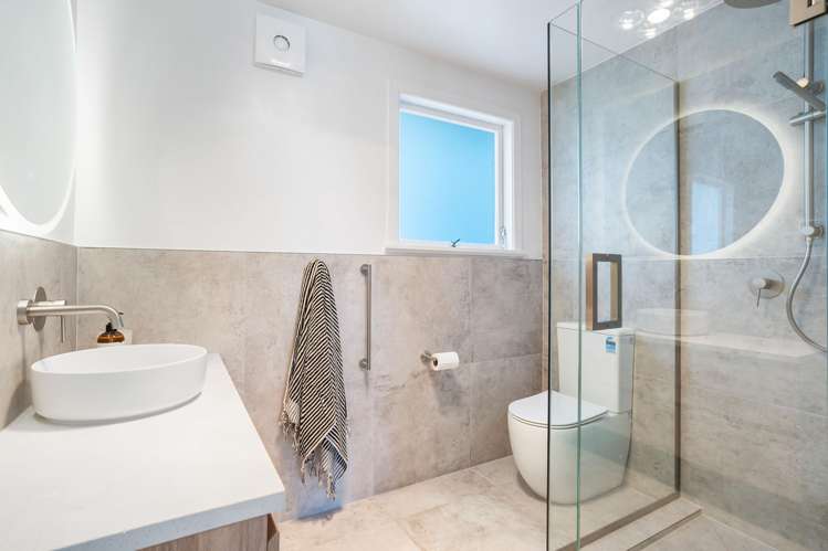 42 Kay Drive Blockhouse Bay_10