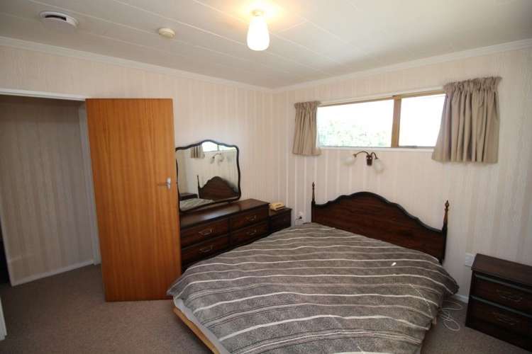 16a Flower Street Bulls_17