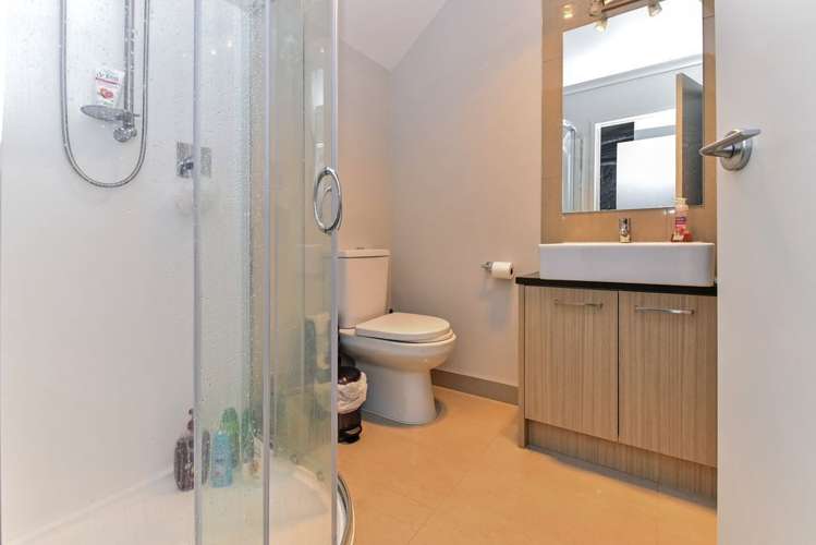 11 Hirimate Place Flat Bush_11