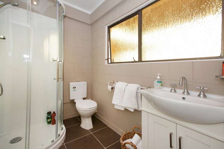 2/170 Stapleford Crescent Browns Bay_14