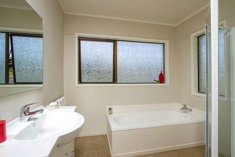 2 Lifford Place Mt Roskill_13