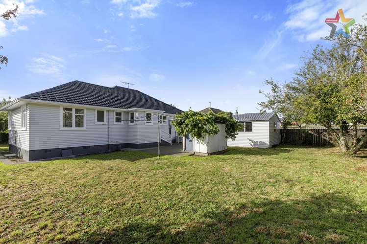 32 Ngata Grove Trentham_17